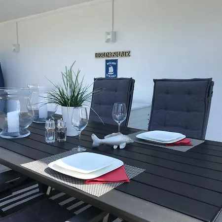Beach House 21 *